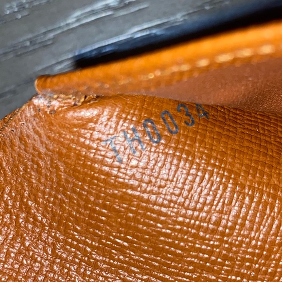 Louis Vuitton Monogram Wallet - Picture 12 of 13